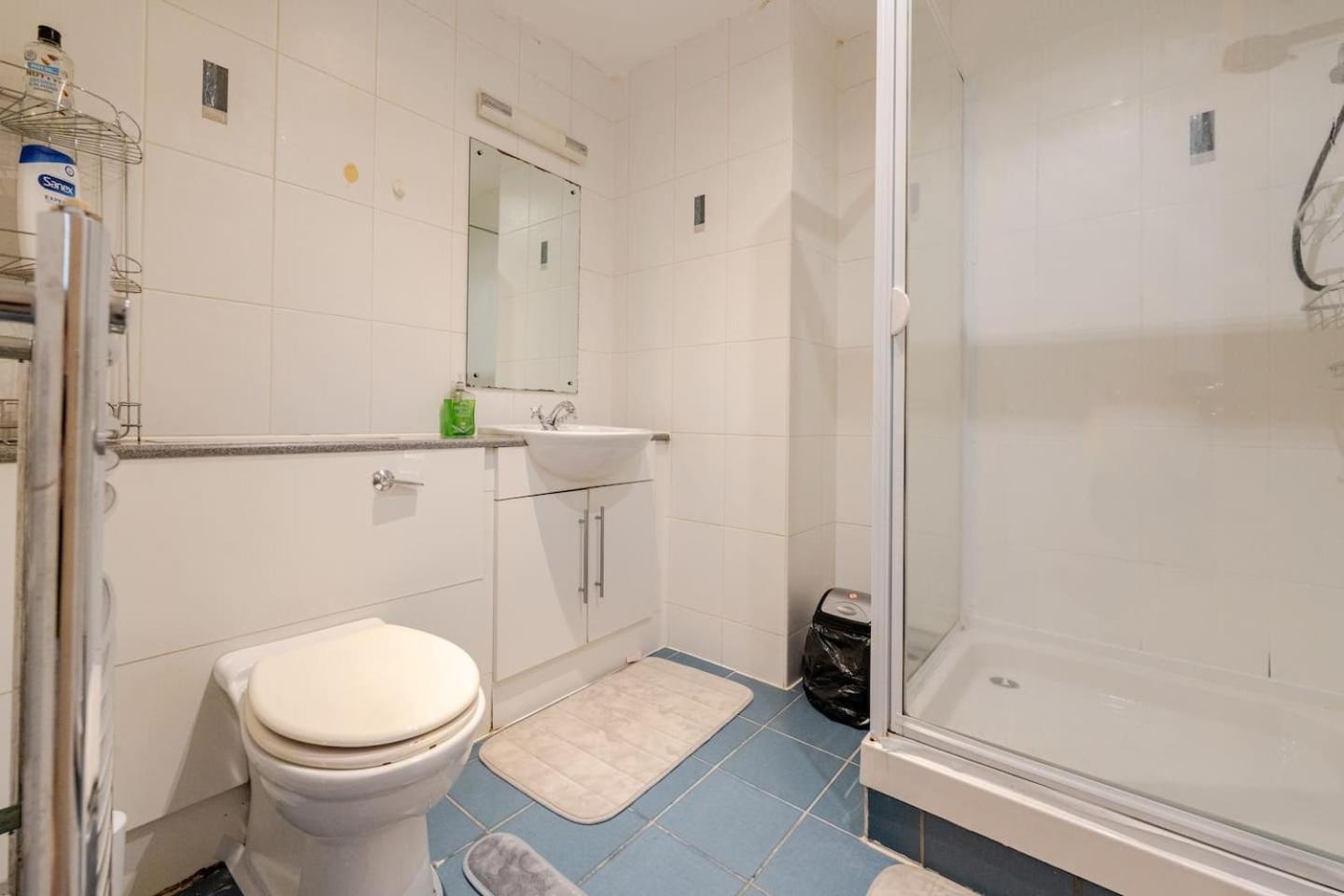 Private Room In Cardiff City Center Eksteriør billede